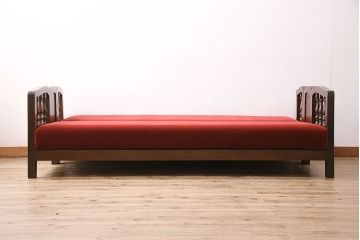 アンティークのソファベッドをリペア&カスタム!座面内部のスプリングを取り外し、ウレタンに交換。指定の生地に張り替え。(3人掛けソファ、トリプルソファ)