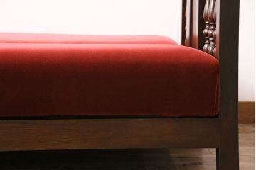 アンティークのソファベッドをリペア&カスタム!座面内部のスプリングを取り外し、ウレタンに交換。指定の生地に張り替え。(3人掛けソファ、トリプルソファ)