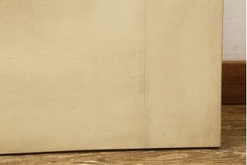 イギリスアンティークのステンドグラスをリペア&カスタム!取っ手を外し、引手の取付け。表面はモカベージュ、裏面はダークグレーにペイント仕上げ。(引き戸、建具)