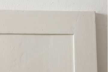 フランスアンティークの木製ドアをリペア&カスタム!高さと幅をリサイズし、鍵金具を取り外して埋木。アンティークのホワイトにペイント仕上げ。(扉、建具)