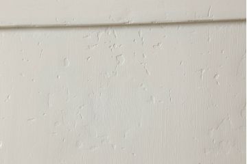 フランスアンティークの木製ドアをリペア&カスタム!高さと幅をリサイズし、鍵金具を取り外して埋木。アンティークのホワイトにペイント仕上げ。(扉、建具)