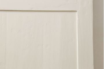 フランスアンティークの木製ドアをリペア&カスタム!高さと幅をリサイズし、鍵金具を取り外して埋木。アンティークのホワイトにペイント仕上げ。(扉、建具)