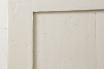 フランスアンティークの木製ドアをリペア&カスタム!高さと幅をリサイズし、鍵金具を取り外して埋木。アンティークのホワイトにペイント仕上げ。(扉、建具)