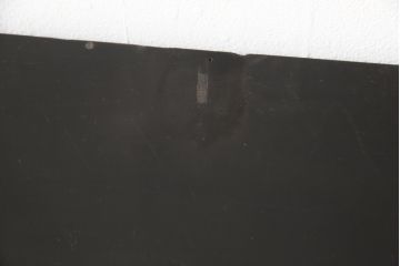 江戸期の小箪笥をリペア&カスタム!高品質リペアを施し、引き出しの欠損部分に扉を取り付け。観音扉の内部は引き出しから棚に加工。木製脚を取り付け、全体を1トーン落ち着いた色味に着色仕上げ。(時代箪笥、収納棚、戸棚、整理箪笥、収納箪笥、アンティーク箪笥)