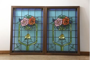 アンティークステンドグラス2枚をリペア&カスタム!それぞれに木枠を新規製作。落ち着いた茶系で着色仕上げ。(明り取り、窓)
