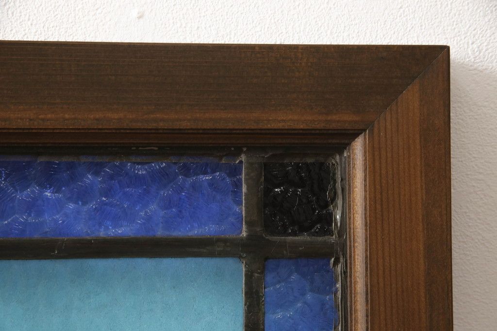 アンティークステンドグラス2枚をリペア&カスタム!それぞれに木枠を新規製作。落ち着いた茶系で着色仕上げ。(明り取り、窓)