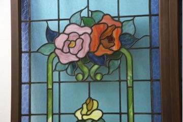 アンティークステンドグラス2枚をリペア&カスタム!それぞれに木枠を新規製作。落ち着いた茶系で着色仕上げ。(明り取り、窓)