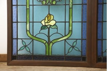 アンティークステンドグラス2枚をリペア&カスタム!それぞれに木枠を新規製作。落ち着いた茶系で着色仕上げ。(明り取り、窓)