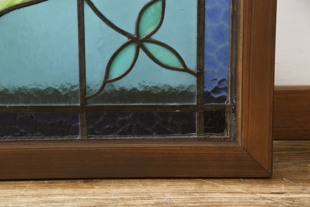 アンティークステンドグラス2枚をリペア&カスタム!それぞれに木枠を新規製作。落ち着いた茶系で着色仕上げ。(明り取り、窓)
