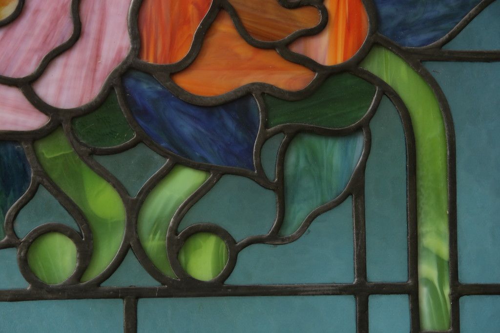 アンティークステンドグラス2枚をリペア&カスタム!それぞれに木枠を新規製作。落ち着いた茶系で着色仕上げ。(明り取り、窓)