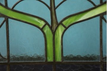 アンティークステンドグラス2枚をリペア&カスタム!それぞれに木枠を新規製作。落ち着いた茶系で着色仕上げ。(明り取り、窓)