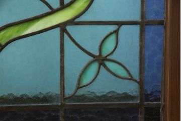 アンティークステンドグラス2枚をリペア&カスタム!それぞれに木枠を新規製作。落ち着いた茶系で着色仕上げ。(明り取り、窓)