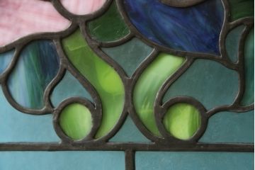 アンティークステンドグラス2枚をリペア&カスタム!それぞれに木枠を新規製作。落ち着いた茶系で着色仕上げ。(明り取り、窓)