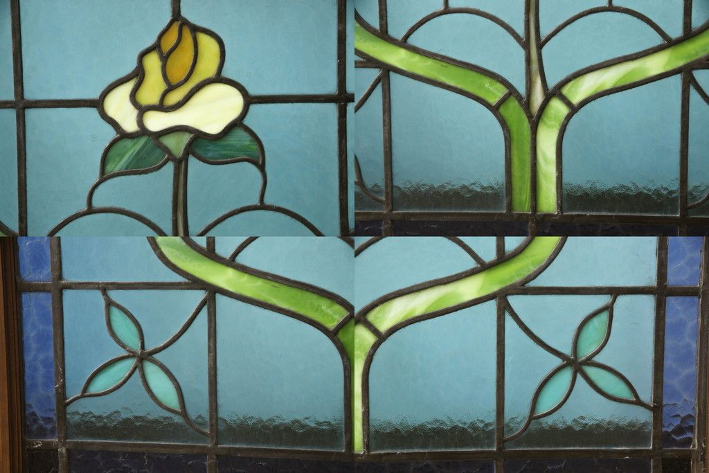 アンティークステンドグラス2枚をリペア&カスタム!それぞれに木枠を新規製作。落ち着いた茶系で着色仕上げ。(明り取り、窓)