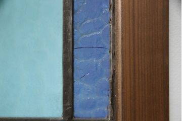 アンティークステンドグラス2枚をリペア&カスタム!それぞれに木枠を新規製作。落ち着いた茶系で着色仕上げ。(明り取り、窓)