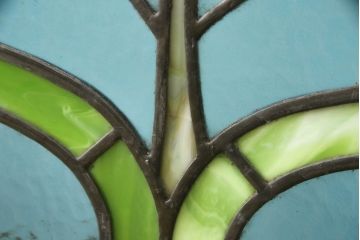 アンティークステンドグラス2枚をリペア&カスタム!それぞれに木枠を新規製作。落ち着いた茶系で着色仕上げ。(明り取り、窓)