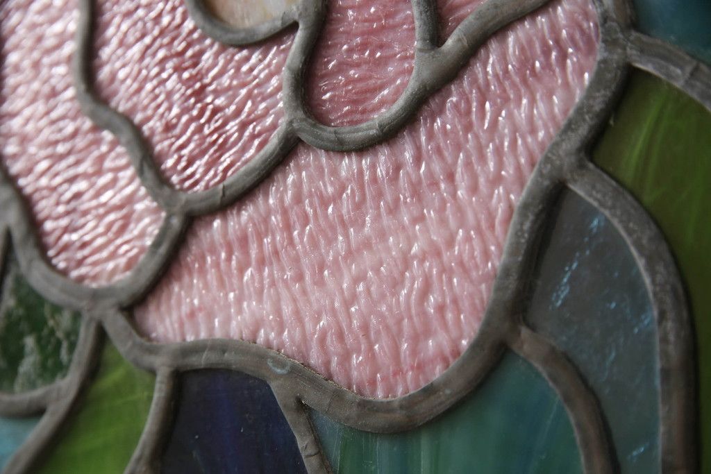 アンティークステンドグラス2枚をリペア&カスタム!それぞれに木枠を新規製作。落ち着いた茶系で着色仕上げ。(明り取り、窓)