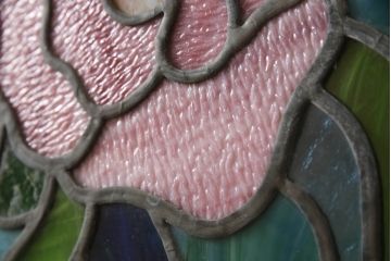 アンティークステンドグラス2枚をリペア&カスタム!それぞれに木枠を新規製作。落ち着いた茶系で着色仕上げ。(明り取り、窓)