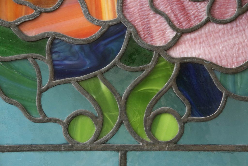 アンティークステンドグラス2枚をリペア&カスタム!それぞれに木枠を新規製作。落ち着いた茶系で着色仕上げ。(明り取り、窓)