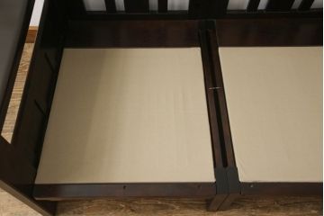 北海道民芸家具の2人掛けソファをリペア&カスタム!高品質リペアを施し、座面と背もたれのクッション内部を交換し、生地を張り替え。(3人掛けソファ、3P)