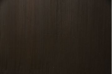 アンティークの引き戸をリペア&カスタム!リサイズし、ダメージを修復。引手とガラスを交換し、鍵と戸車を取り付け。濃い茶色で着色仕上げ。(建具)