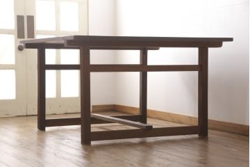 和製アンティークの棚付き作業台をリペア&カスタム!天板下の棚を取り外し。色の濃い部分に合わせて全体を着色し仕上げ。(ダイニングテーブル)