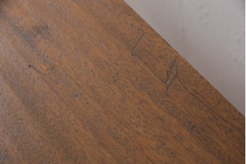 和製アンティークの棚付き作業台をリペア&カスタム!天板下の棚を取り外し。色の濃い部分に合わせて全体を着色し仕上げ。(ダイニングテーブル)