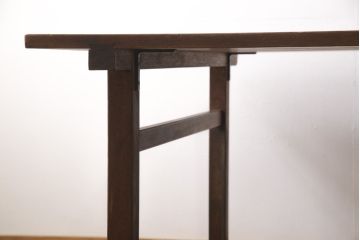 和製アンティークの棚付き作業台をリペア&カスタム!天板下の棚を取り外し。色の濃い部分に合わせて全体を着色し仕上げ。(ダイニングテーブル)