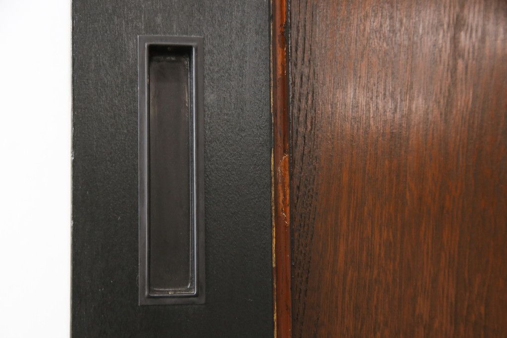 明治大正期の蔵戸をリペア&カスタム!内締り錠、戸車フレーム、振れ止めガイドレール取り付け。新たに戸枠を製作。現状に近い色味に着色、外部用塗料でコーティングして仕上げ。(玄関戸、引き戸、建具)