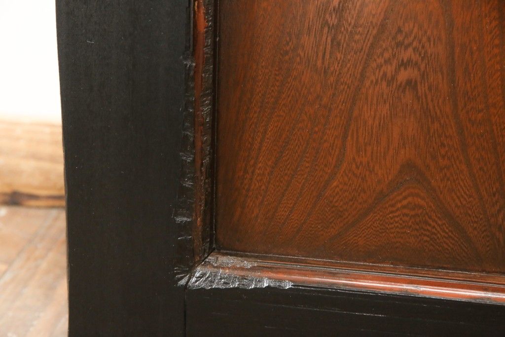 明治大正期の蔵戸をリペア&カスタム!内締り錠、戸車フレーム、振れ止めガイドレール取り付け。新たに戸枠を製作。現状に近い色味に着色、外部用塗料でコーティングして仕上げ。(玄関戸、引き戸、建具)