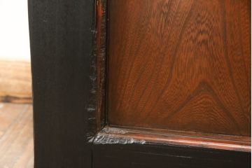 明治大正期の蔵戸をリペア&カスタム!内締り錠、戸車フレーム、振れ止めガイドレール取り付け。新たに戸枠を製作。現状に近い色味に着色、外部用塗料でコーティングして仕上げ。(玄関戸、引き戸、建具)