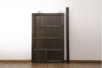 明治大正期の蔵戸をリペア&カスタム!内締り錠、戸車フレーム、振れ止めガイドレール取り付け。新たに戸枠を製作。現状に近い色味に着色、外部用塗料でコーティングして仕上げ。(玄関戸、引き戸、建具)