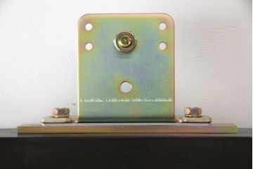 明治大正期の蔵戸をリペア&カスタム!内締り錠、戸車フレーム、振れ止めガイドレール取り付け。新たに戸枠を製作。現状に近い色味に着色、外部用塗料でコーティングして仕上げ。(玄関戸、引き戸、建具)