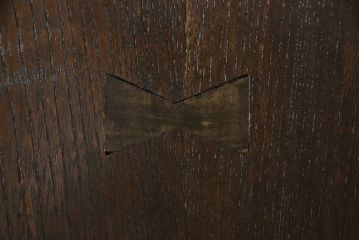 明治大正期の蔵戸をリペア&カスタム!内締り錠、戸車フレーム、振れ止めガイドレール取り付け。新たに戸枠を製作。現状に近い色味に着色、外部用塗料でコーティングして仕上げ。(玄関戸、引き戸、建具)