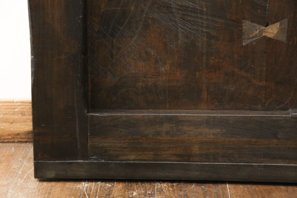 明治大正期の蔵戸をリペア&カスタム!内締り錠、戸車フレーム、振れ止めガイドレール取り付け。新たに戸枠を製作。現状に近い色味に着色、外部用塗料でコーティングして仕上げ。(玄関戸、引き戸、建具)