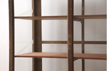 アンティークのガラスケースをリペア&カスタム!斜めだった棚板を水平に製作。(ショーケース、陳列棚)