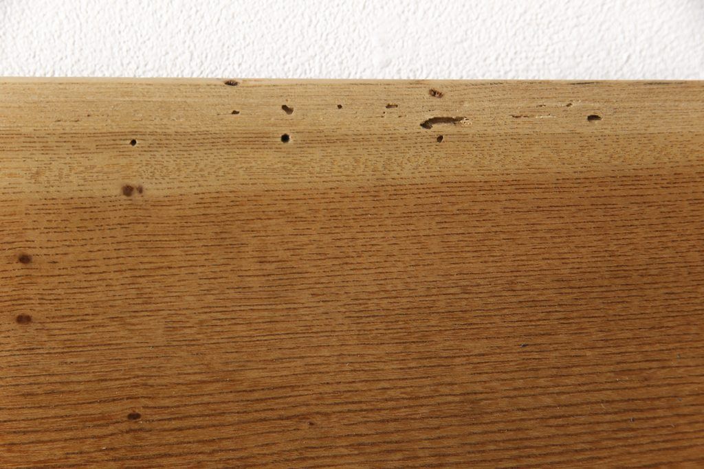 アンティークの蔵戸をリペア&カスタム!鍵穴を塞ぎ、裏面の閂を釘止め。外部用の塗料で仕上げ。(玄関戸、玄関ドア、引き戸)