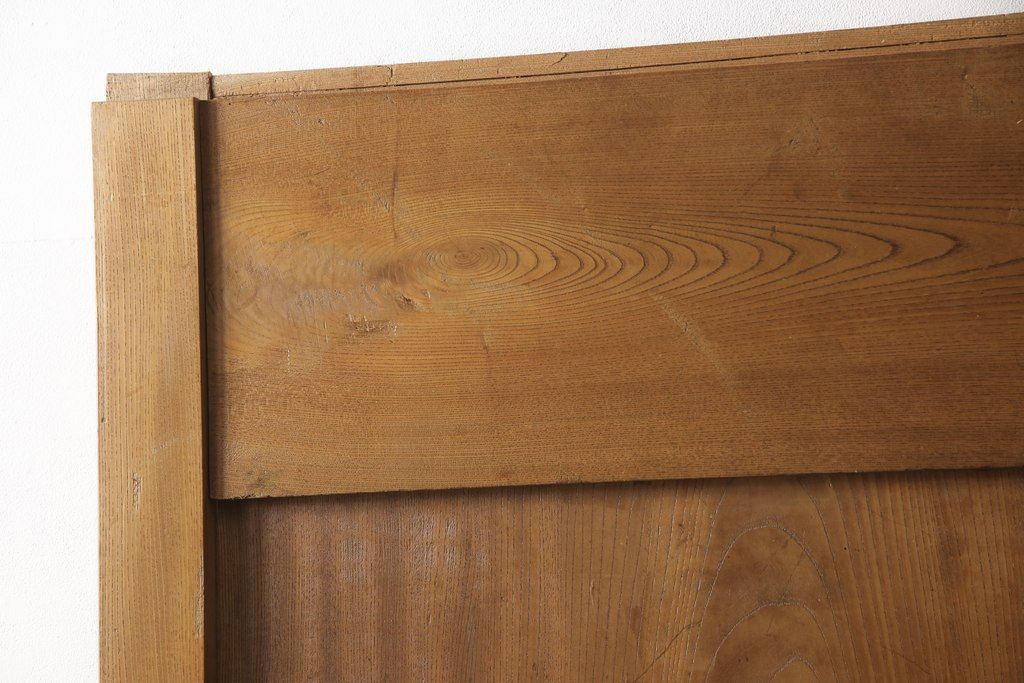 アンティークの蔵戸をリペア&カスタム!鍵穴を塞ぎ、裏面の閂を釘止め。外部用の塗料で仕上げ。(玄関戸、玄関ドア、引き戸)