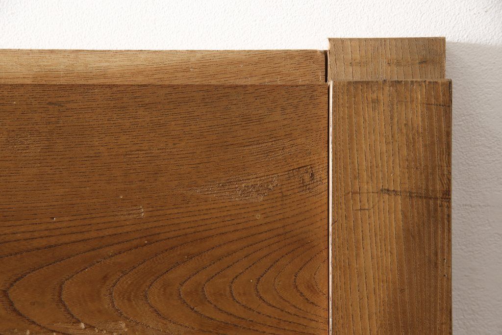 アンティークの蔵戸をリペア&カスタム!鍵穴を塞ぎ、裏面の閂を釘止め。外部用の塗料で仕上げ。(玄関戸、玄関ドア、引き戸)