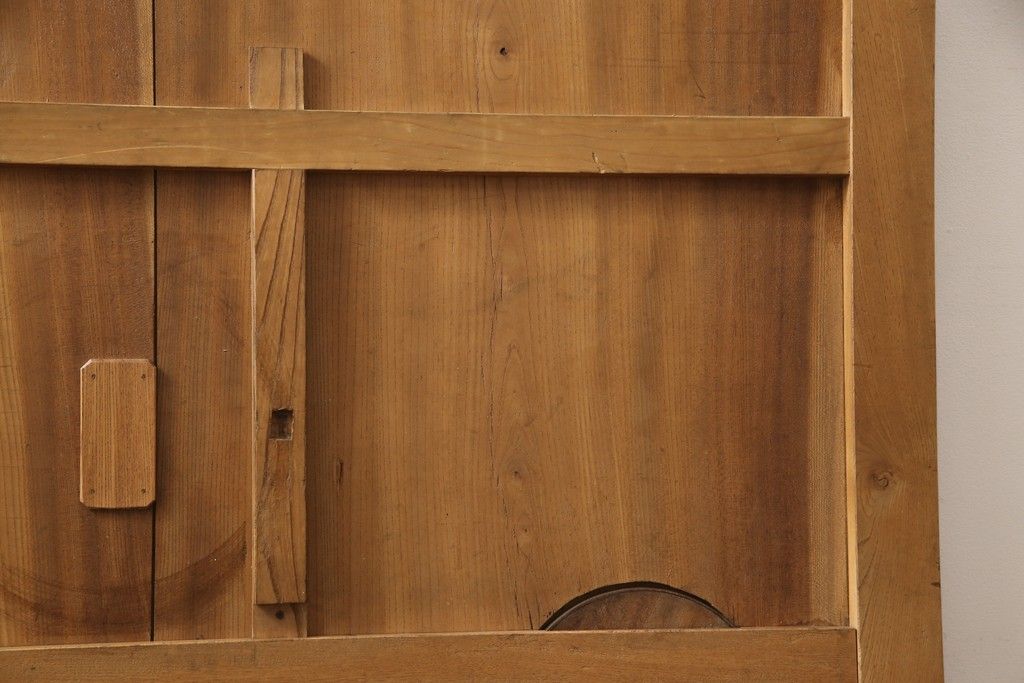 アンティークの蔵戸をリペア&カスタム!鍵穴を塞ぎ、裏面の閂を釘止め。外部用の塗料で仕上げ。(玄関戸、玄関ドア、引き戸)