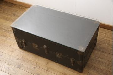 和製アンティークのトランクをリペア&カスタム!縁を面取りしたガラス天板を取り付けローテーブルに。(ローテーブル、センターテーブル、収納)