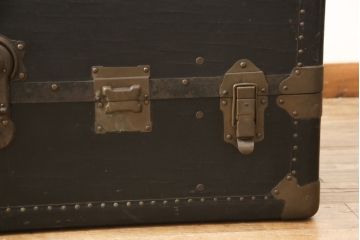 和製アンティークのトランクをリペア&カスタム!縁を面取りしたガラス天板を取り付けローテーブルに。(ローテーブル、センターテーブル、収納)