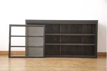 大正期のガラス戸棚をリペア&カスタム!天板を設置し、棚板は新しいものに交換。欠損したガラスは交換。全体を1トーン落ち着いた色味に着色仕上げ。(収納棚、戸棚、キャビネット)