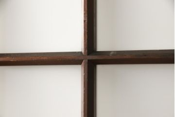 ガラス戸2枚セットをリペア&カスタム!リサイズし、引手金具と戸車を取り付け。本体は現状に近い色味に着色仕上げ。(引き戸、建具)