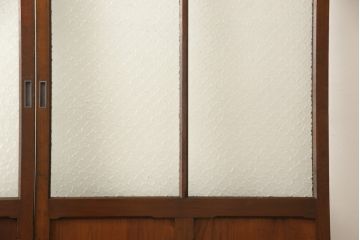 ガラス戸2枚セットをリペア&カスタム!リサイズし、引手金具と戸車を取り付け。本体は現状に近い色味に着色仕上げ。(引き戸、建具)