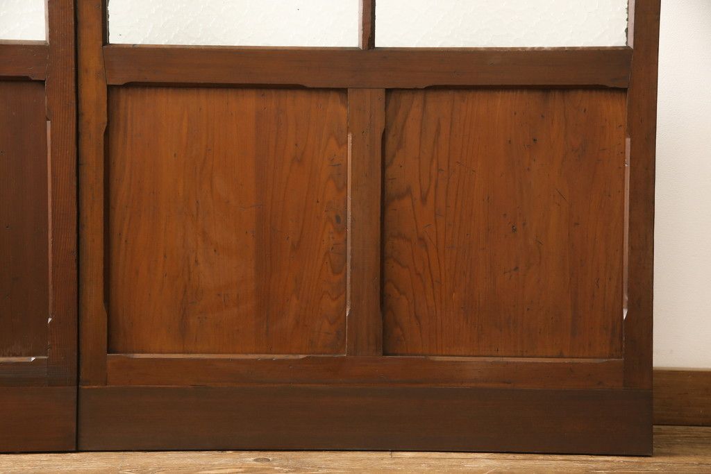 ガラス戸2枚セットをリペア&カスタム!リサイズし、引手金具と戸車を取り付け。本体は現状に近い色味に着色仕上げ。(引き戸、建具)