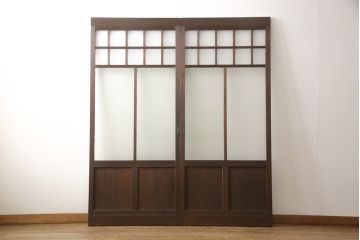 ガラス戸2枚セットをリペア&カスタム!リサイズし、引手金具と戸車を取り付け。本体は現状に近い色味に着色仕上げ。(引き戸、建具)