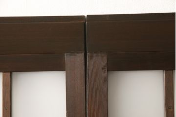 ガラス戸2枚セットをリペア&カスタム!リサイズし、引手金具と戸車を取り付け。本体は現状に近い色味に着色仕上げ。(引き戸、建具)