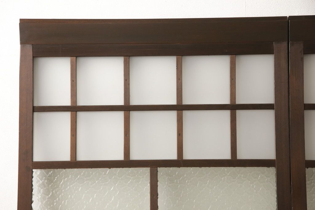 ガラス戸2枚セットをリペア&カスタム!リサイズし、引手金具と戸車を取り付け。本体は現状に近い色味に着色仕上げ。(引き戸、建具)