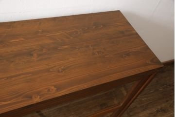 戸棚をリペア&カスタム!奥行をリサイズし、引き戸の板部分へクリアガラスをはめ込み、棚板を2枚製作して取り付け。天板を取り付け、外部・内部ともに本体に合わせて着色。(収納棚、食器棚、キャビネット)